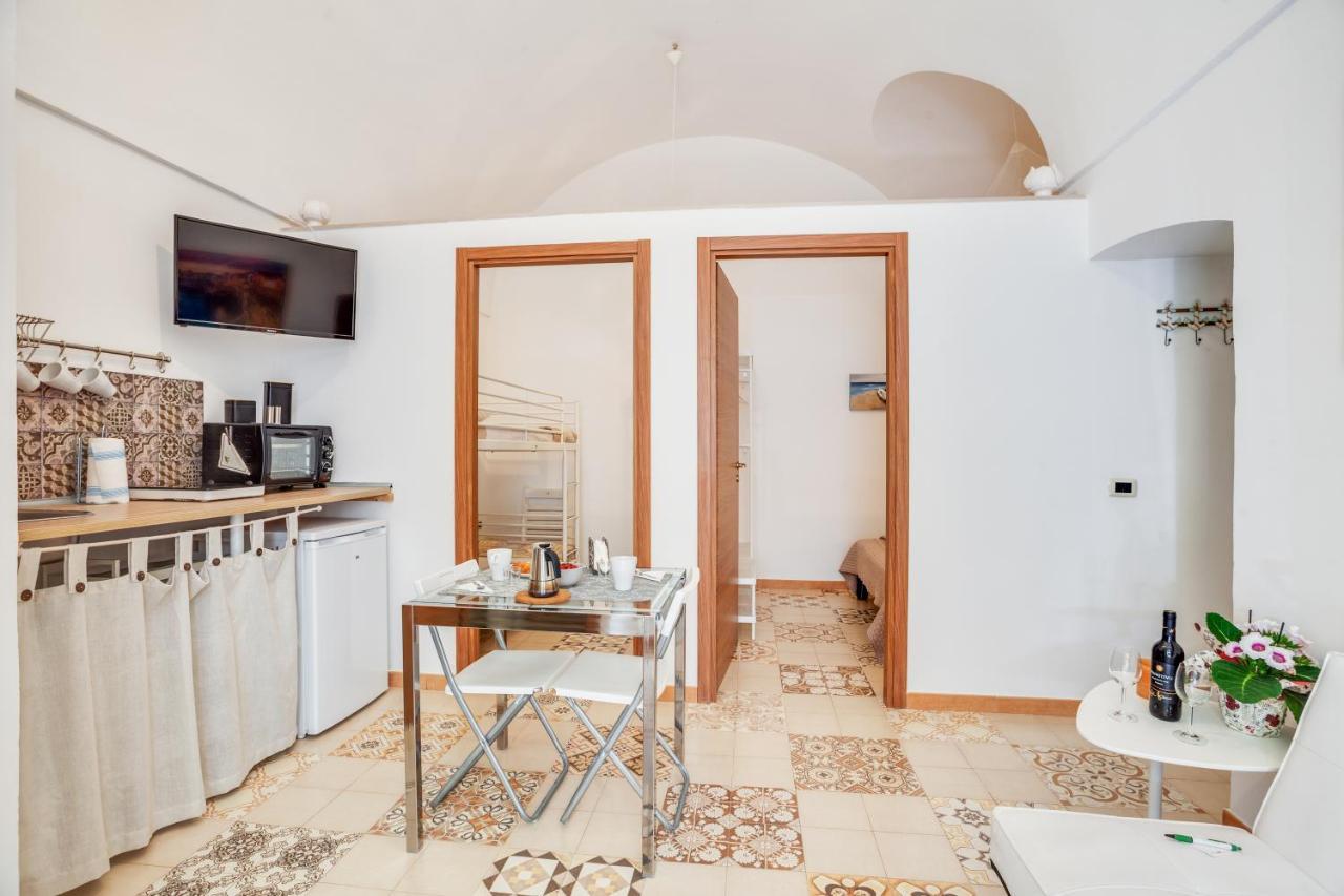 Apartamento Tiny House 21 Bright Aparment Polignano a Mare Exterior foto